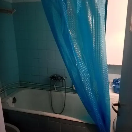 شقة Broom